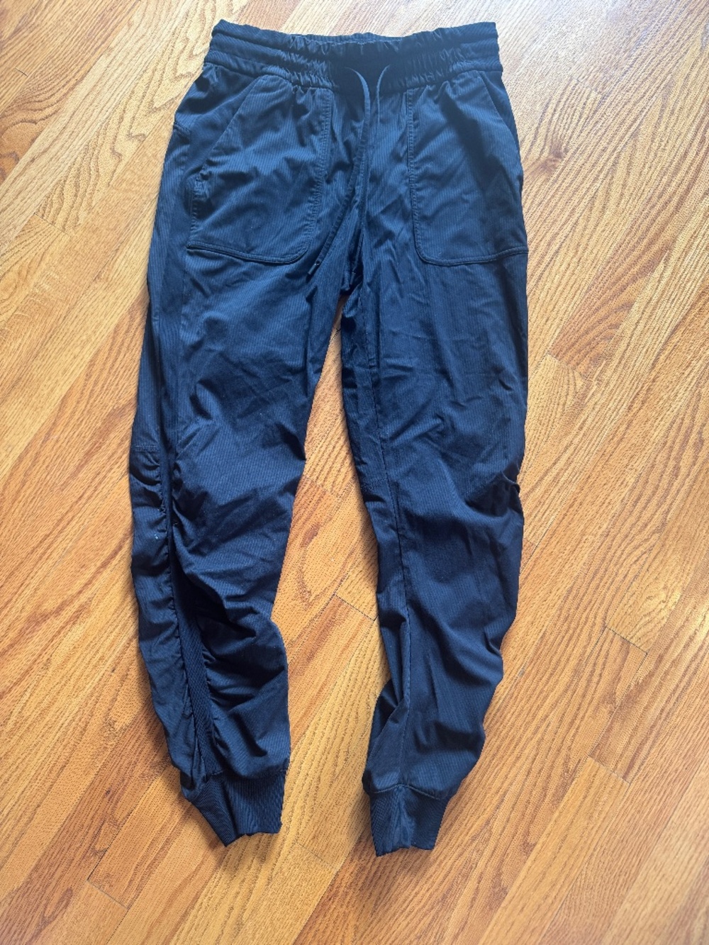 Lululemon black drawstring sweatpants Size 8